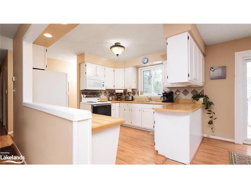 33 Centennial Heights Court, Meaford, ON - Indoor Photo Showing Kitchen