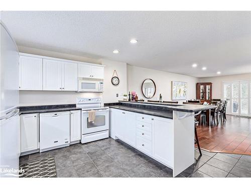 505 Oxbow Crescent, Collingwood, ON - Indoor Photo Showing Kitchen