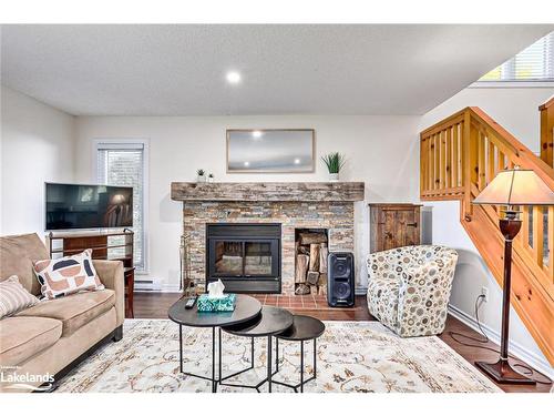 505 Oxbow Crescent, Collingwood, ON - Indoor Photo Showing Living Room With Fireplace