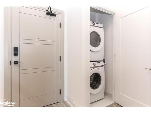 402-1 Hume Street, Collingwood, ON - Indoor Photo Showing Laundry Room