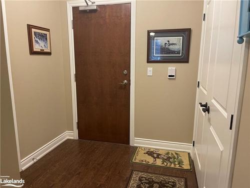 306-4 Lake Avenue, Haliburton, ON - Indoor Photo Showing Other Room