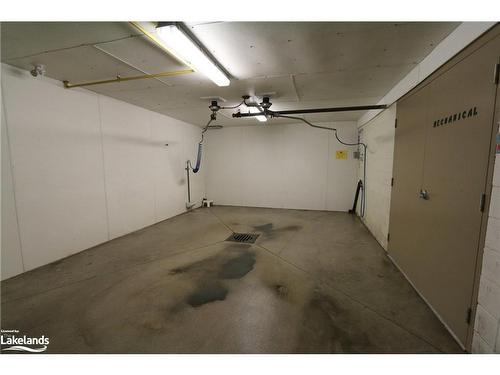403A-10 Kimberley Avenue, Bracebridge, ON - Indoor Photo Showing Garage