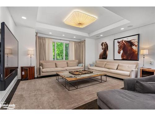 2615/2641 Ridge Road W, Oro-Medonte, ON - Indoor Photo Showing Living Room