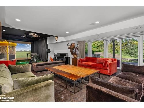 2615/2641 Ridge Road W, Oro-Medonte, ON - Indoor Photo Showing Living Room