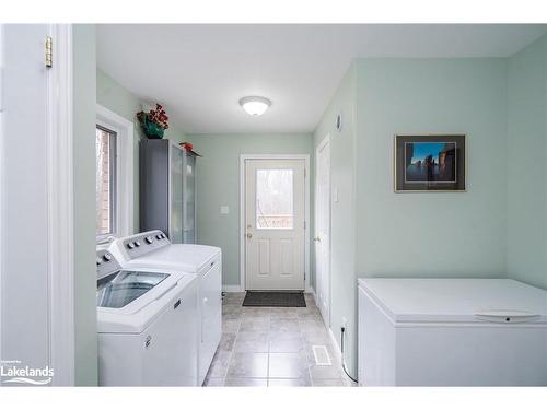 115 Mitchells Beach Road, Victoria Harbour, ON - Indoor Photo Showing Laundry Room