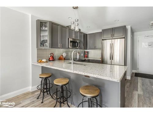 G02-80 Horseshoe Boulevard, Oro-Medonte, ON - Indoor Photo Showing Kitchen With Upgraded Kitchen