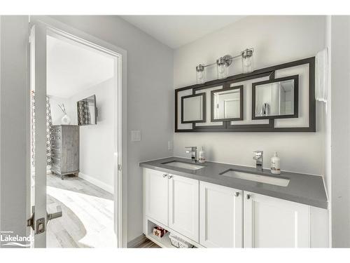 G02-80 Horseshoe Boulevard, Oro-Medonte, ON - Indoor Photo Showing Bathroom