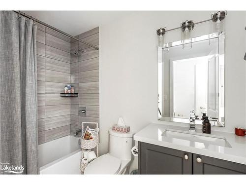 G02-80 Horseshoe Boulevard, Oro-Medonte, ON - Indoor Photo Showing Bathroom