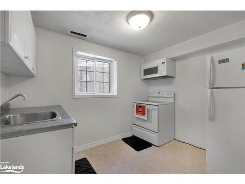 9 Aldergrove Circle, Barrie, ON - Indoor Photo Showing Laundry Room