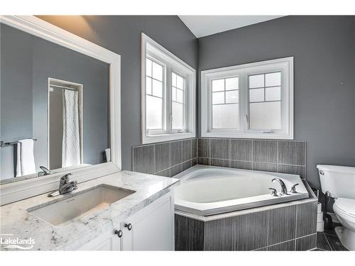 21 Riverwalk Place, Midland, ON - Indoor Photo Showing Bathroom