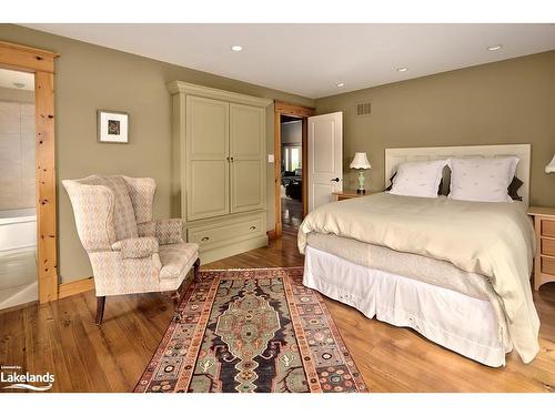 415763 10Th Line, The Blue Mountains, ON - Indoor Photo Showing Bedroom