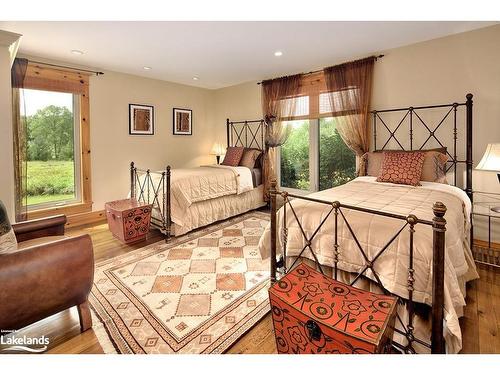 415763 10Th Line, The Blue Mountains, ON - Indoor Photo Showing Bedroom