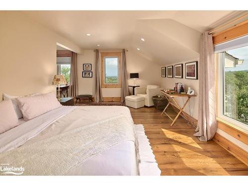 415763 10Th Line, The Blue Mountains, ON - Indoor Photo Showing Bedroom