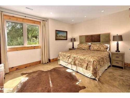 415763 10Th Line, The Blue Mountains, ON - Indoor Photo Showing Bedroom