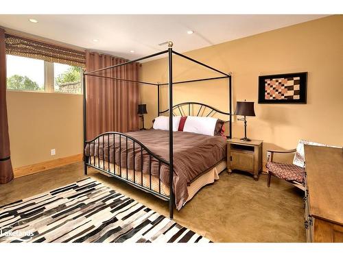 415763 10Th Line, The Blue Mountains, ON - Indoor Photo Showing Bedroom