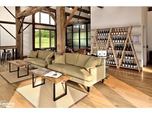 415763 10Th Line, The Blue Mountains, ON - Indoor Photo Showing Living Room