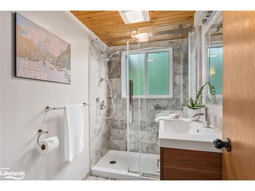 108 Barclay Boulevard, The Blue Mountains, ON - Indoor Photo Showing Bathroom