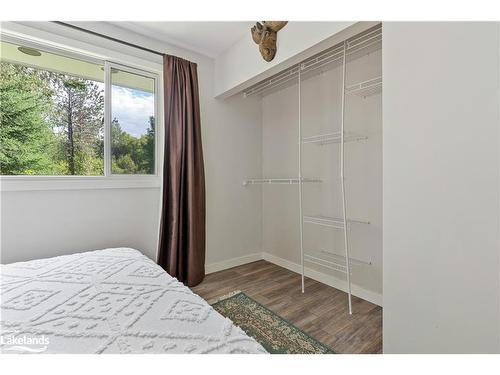 1076 Harvey Avenue, Dorset, ON - Indoor Photo Showing Bedroom