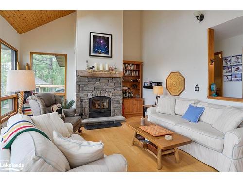 5720 Kahshe Lake, Gravenhurst, ON - Indoor Photo Showing Living Room With Fireplace