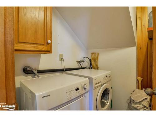 5720 Kahshe Lake, Gravenhurst, ON - Indoor Photo Showing Laundry Room