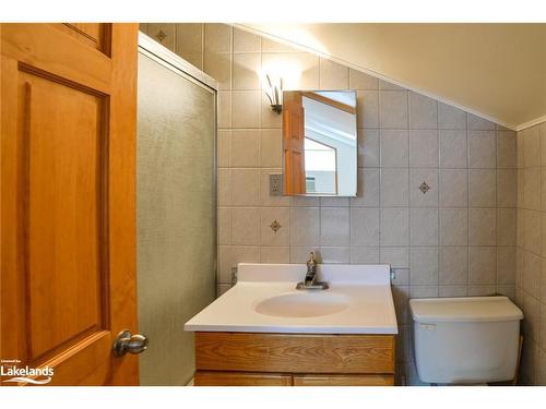 5720 Kahshe Lake, Gravenhurst, ON - Indoor Photo Showing Bathroom
