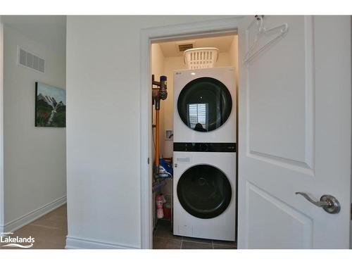 2 Little River Crossing, Wasaga Beach, ON - Indoor Photo Showing Laundry Room