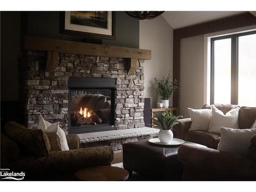 122 Barton Boulevard, The Blue Mountains, ON - Indoor Photo Showing Living Room With Fireplace