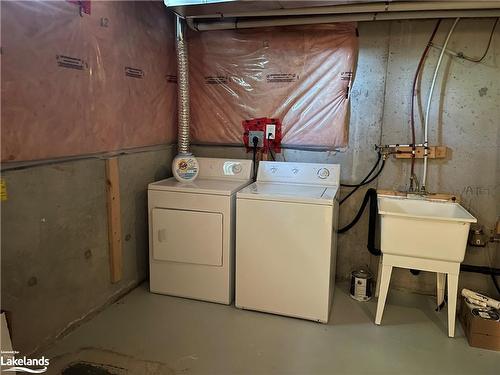 29 North Maple Street, Collingwood, ON - Indoor Photo Showing Laundry Room