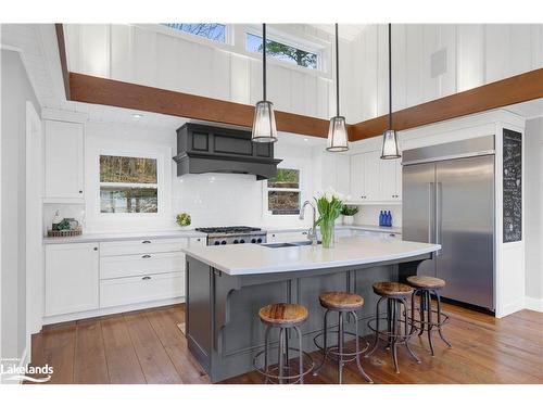 1034 Viewpoint Trail, Bracebridge, ON - Indoor Photo Showing Kitchen With Upgraded Kitchen