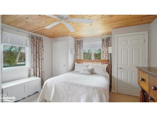 1011 George Road, Bracebridge, ON - Indoor Photo Showing Bedroom