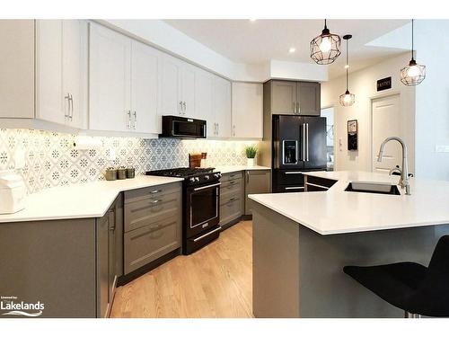 106 Clippers Lane, Thornbury, ON - Indoor Photo Showing Kitchen With Upgraded Kitchen