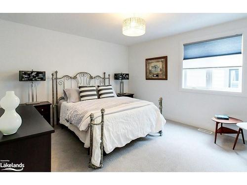 106 Clippers Lane, Thornbury, ON - Indoor Photo Showing Bedroom