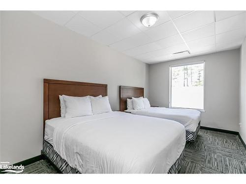101-361 Mosley Street, Wasaga Beach, ON - Indoor Photo Showing Bedroom