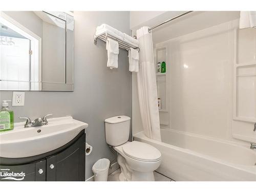 109-361 Mosley Street, Wasaga Beach, ON - Indoor Photo Showing Bathroom
