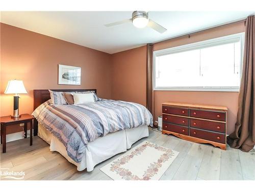 205-435 Walnut Street, Collingwood, ON - Indoor Photo Showing Bedroom