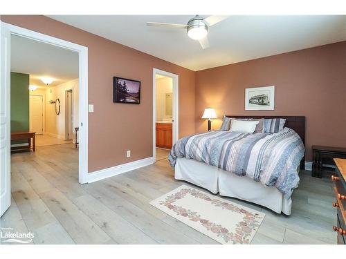 205-435 Walnut Street, Collingwood, ON - Indoor Photo Showing Bedroom