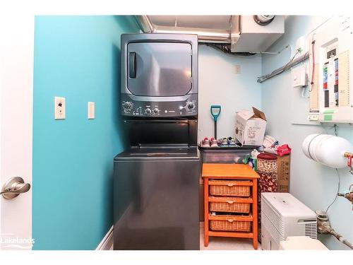 205-435 Walnut Street, Collingwood, ON - Indoor Photo Showing Laundry Room