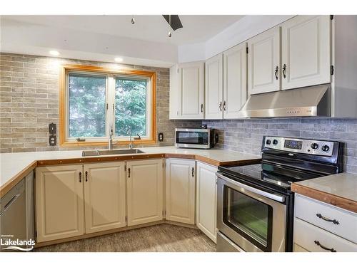 1036 Phyllimar Lane, Port Carling, ON - Indoor Photo Showing Kitchen