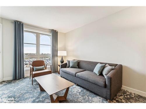 317-170 Jozo Weider Boulevard, The Blue Mountains, ON - Indoor Photo Showing Living Room