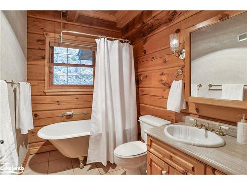 1078 North Drive, Minett, ON - Indoor Photo Showing Bathroom