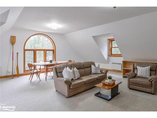 1078 North Drive, Minett, ON - Indoor Photo Showing Living Room