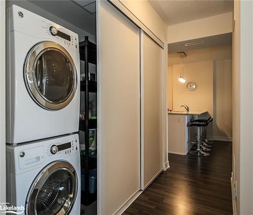 207-5 Anchorage Crescent, Collingwood, ON - Indoor Photo Showing Laundry Room