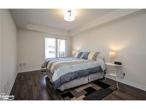 207-5 Anchorage Crescent, Collingwood, ON - Indoor Photo Showing Bedroom