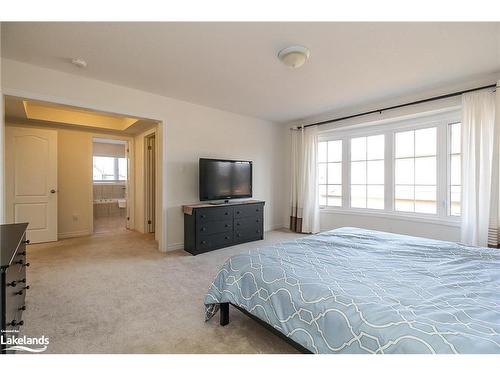 89 Kirby Avenue, Collingwood, ON - Indoor Photo Showing Bedroom