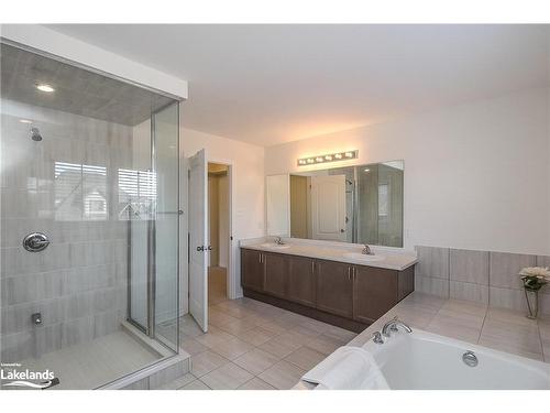 89 Kirby Avenue, Collingwood, ON - Indoor Photo Showing Bathroom