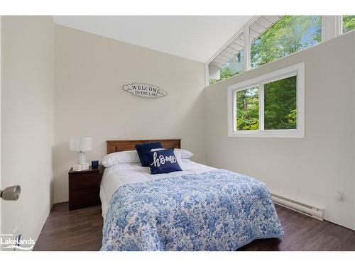 303 Sherwood Drive, Novar, ON - Indoor Photo Showing Bedroom