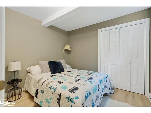 303 Sherwood Drive, Novar, ON - Indoor Photo Showing Bedroom