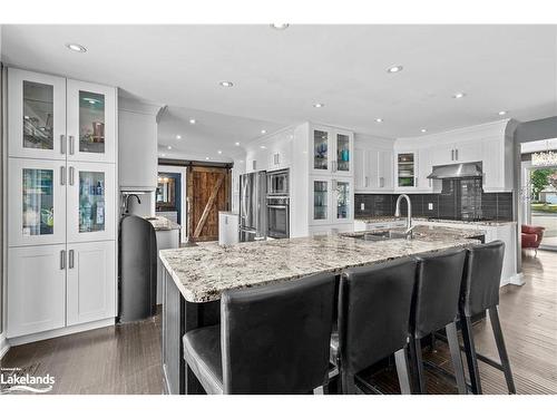 32 Murray Street, Barrie, ON - Indoor Photo Showing Kitchen With Upgraded Kitchen