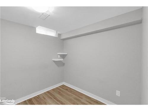 32 Murray Street, Barrie, ON - Indoor Photo Showing Other Room