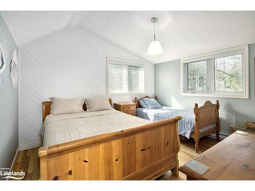 283 Cedar Avenue, Meaford, ON - Indoor Photo Showing Bedroom